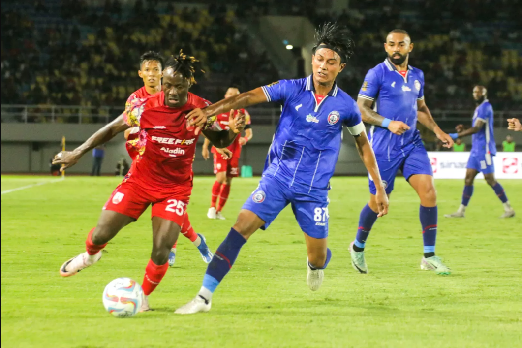ONG39 Berita Sepak Bola Terbaru & Hasil Pertandingan. Borneo FC Hentikan Arema FC, Raih Kemenangan Telak 1-3!