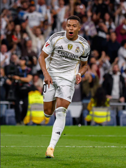 ONG39 Berita Sepak Bola Terbaru & Hasil Pertandingan. Mbappé Bawa Real Madrid Menang 4-0 atas Valencia di La Liga