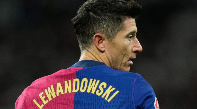 ONG39 Berita Sepak Bola Terbaru & Hasil Pertandingan. Masa Depan Lewandowski: Barcelona Mulai Menimbang Ulang