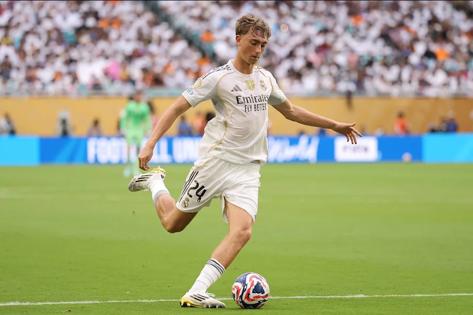 ONG39 Berita Sepak Bola Terbaru & Hasil Pertandingan. Situasi Cedera Huijsen: Spanyol Pulangkan Bintang Madrid